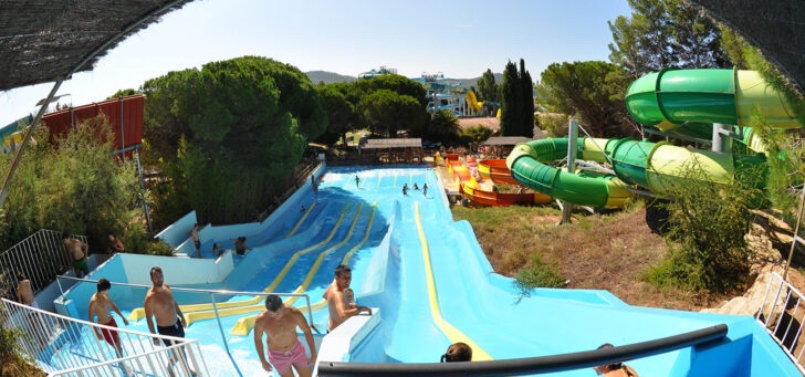 toboggan aquatique au parc Aqualand près de Toulon et Marseille